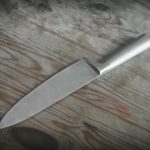 Kako z navadno folijo noži postanejo spet ostri: pozabljena metoda, ki deluje brez brusilnega kamna kako-z-navadno-folijo-nozi-postanejo-spet-ostri-pozabljena-metoda.jpg