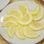 Zakaj zamrzniti celo limono: odkritje, ki bo spremenilo vaš čaj zakaj-zamrzniti-celo-limono-odkritje-ki-bo-spremenilo-vas-caj.jpg